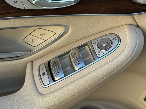 Certified 2022 Mercedes-Benz GLC 300 image 27