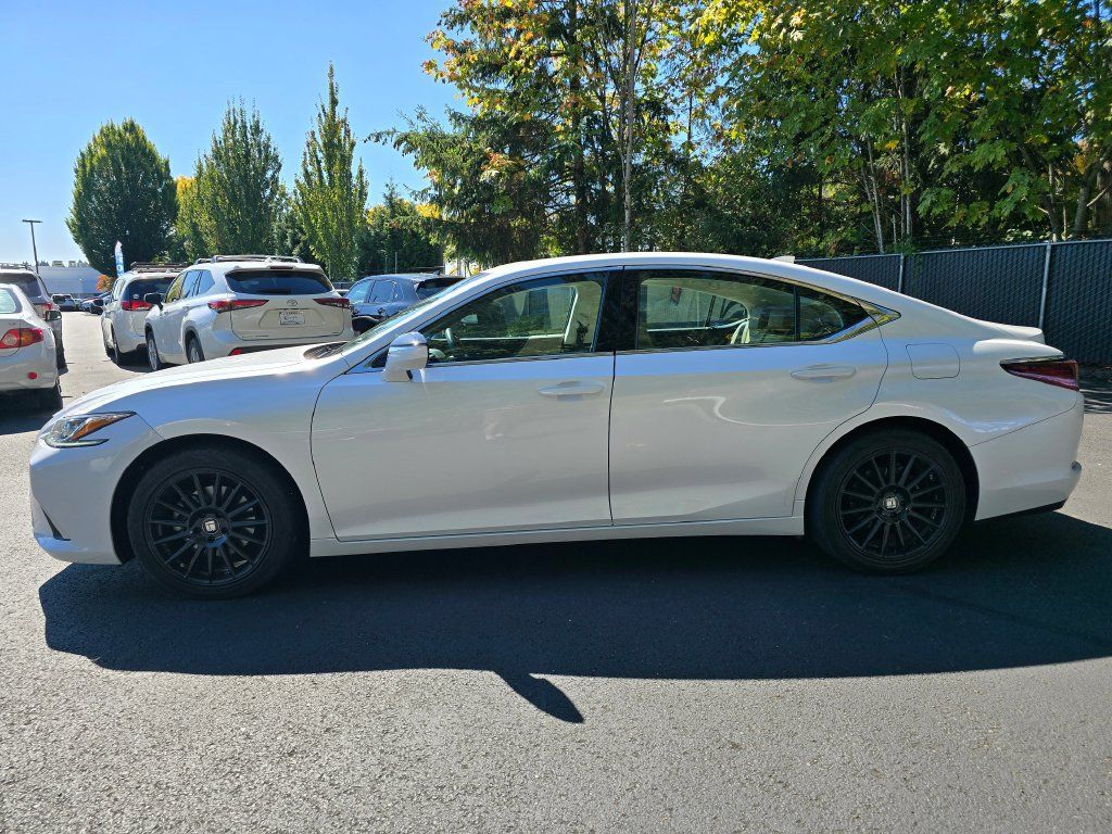 Used 2019 Lexus ES 350 w/ Premium Package FWD image 2