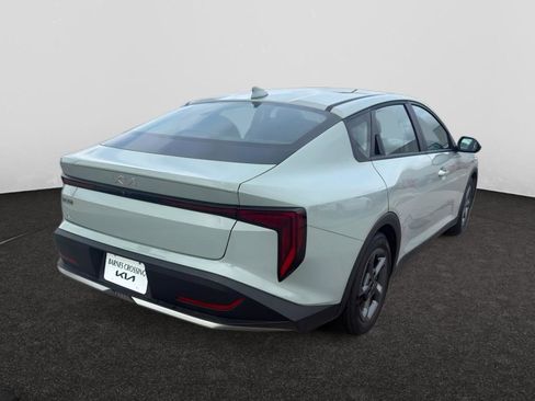 Used 2025 Kia K4 LXS image 5