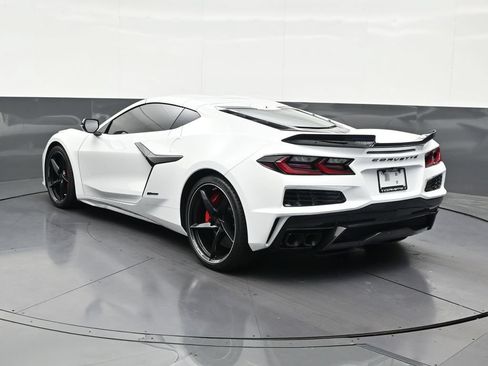 Used 2025 Chevrolet Corvette E-Ray AWD/4WD image 3