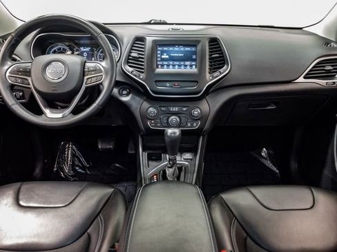 Used 2019 Jeep Cherokee Latitude Plus FWD image 27