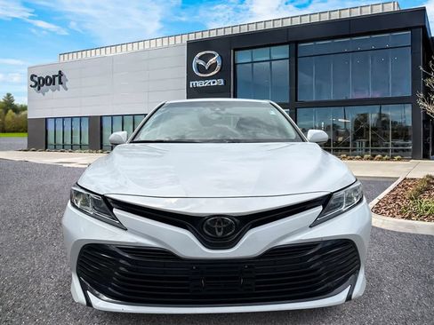 Used 2020 Toyota Camry LE w/ Convenience Package FWD image 8