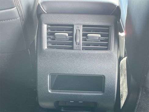 New 2025 Mitsubishi Outlander SE image 19