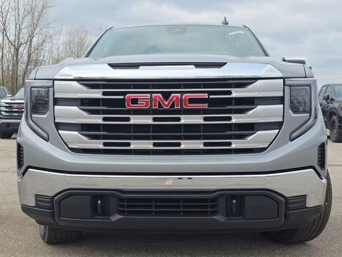 New 2026 GMC Sierra 1500 SLE image 11