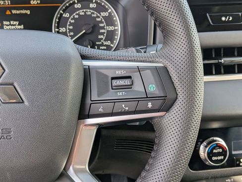 New 2026 Mitsubishi Outlander SE FWD image 17