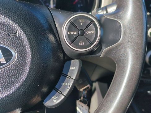 Used 2015 Kia Soul + image 13