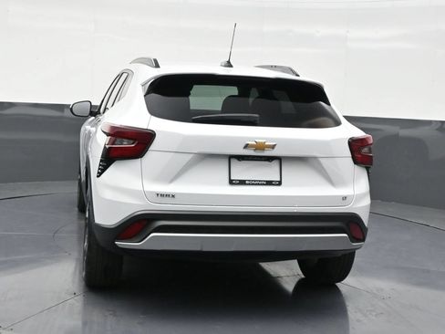 Used 2024 Chevrolet Trax LT FWD image 4