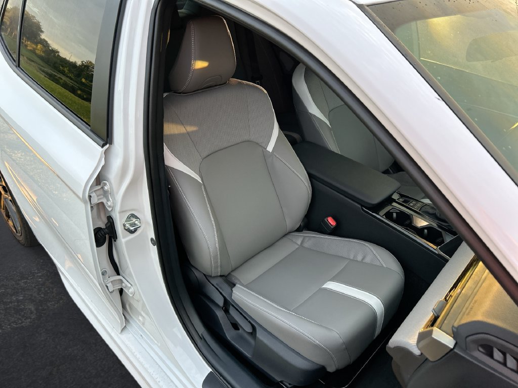 Certified 2025 Toyota Camry SE FWD image 32