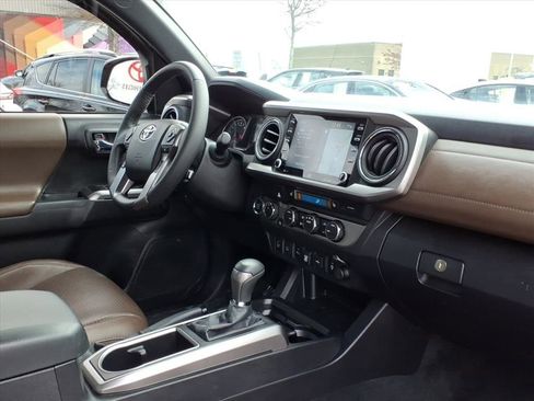 Used 2021 Toyota Tacoma Limited image 16