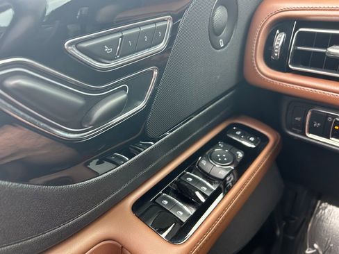 Used 2023 Lincoln Aviator Reserve w/ Equipment Group 201A AWD/4WD image 21