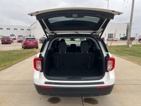 Used 2022 Ford Explorer XLT AWD/4WD image 40