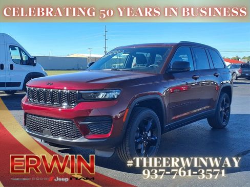 New 2025 Jeep Grand Cherokee Laredo image 7