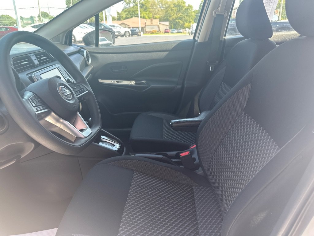 Used 2020 Nissan Versa S FWD image 2