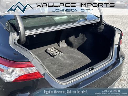 Used 2019 Toyota Camry LE image 32