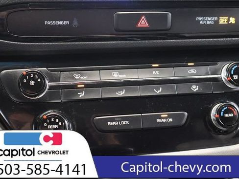 Used 2019 Kia Sedona EX FWD image 21