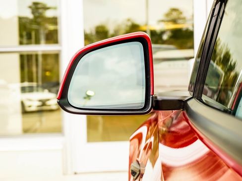 Used 2021 Tesla Model Y Long Range image 14