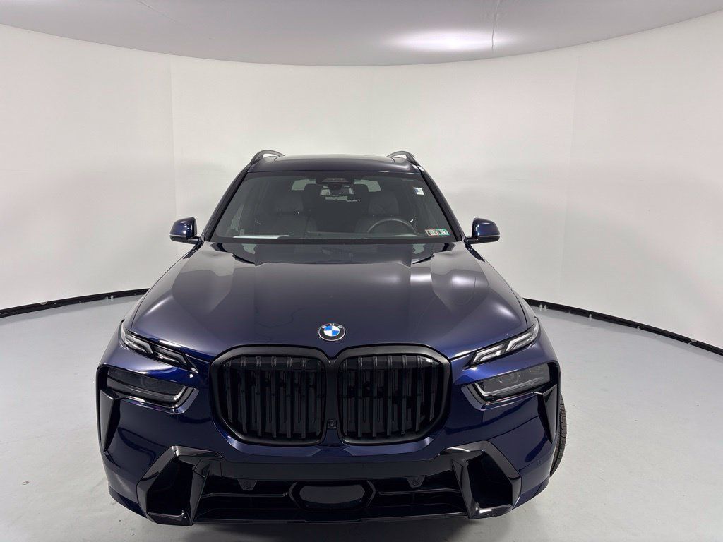 Used 2026 BMW X7 xDrive40i AWD/4WD image 2