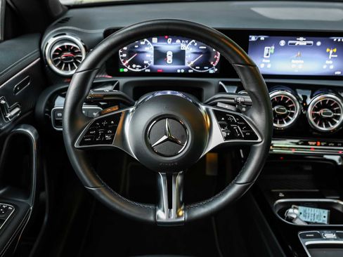 Used 2025 Mercedes-Benz CLA 250 4MATIC image 26