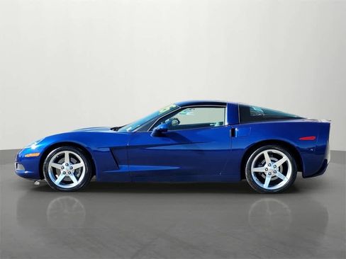 Used 2005 Chevrolet Corvette Coupe w/ Preferred Equipment Group image 3