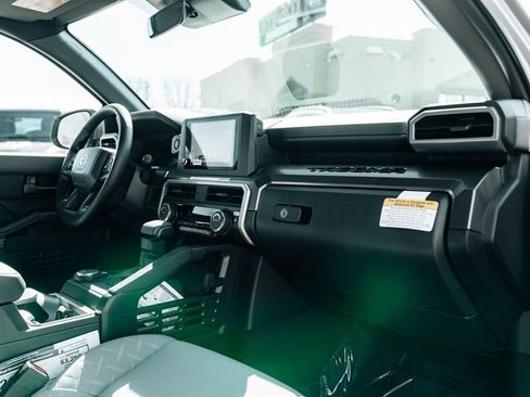 Used 2026 Toyota Tacoma SR5 image 43