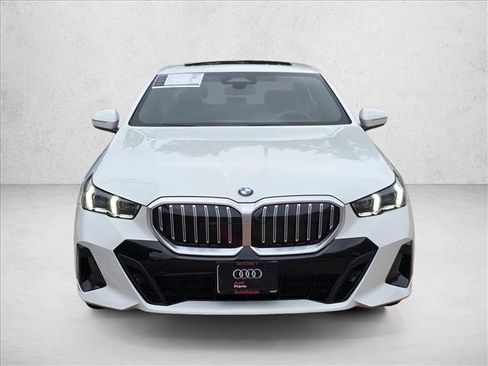 Used 2026 BMW 530i xDrive AWD/4WD image 2