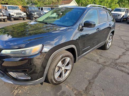 Used 2019 Jeep Cherokee Limited AWD/4WD image 4