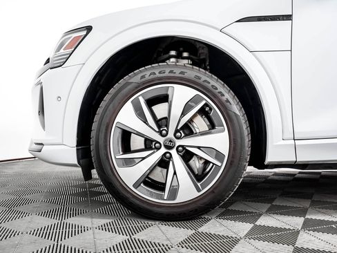 Used 2024 Audi Q8 e-tron Premium Plus w/ Premium Plus Package AWD/4WD image 4