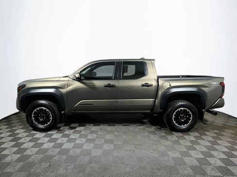 Certified 2025 Toyota Tacoma TRD Off-Road AWD/4WD image 4