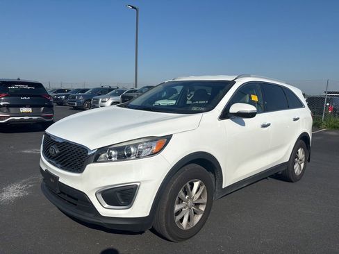 Used 2018 Kia Sorento FWD image 7