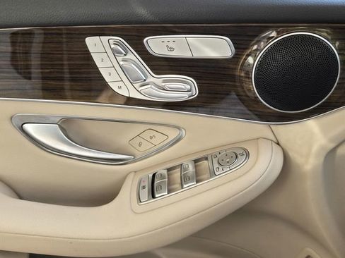 Used 2018 Mercedes-Benz GLC 300 4MATIC image 30