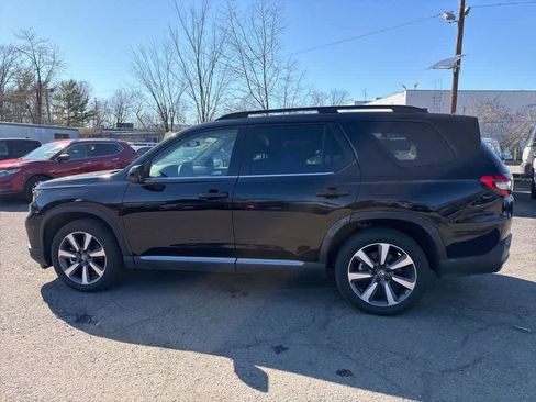 Used 2025 Honda Pilot Touring image 7