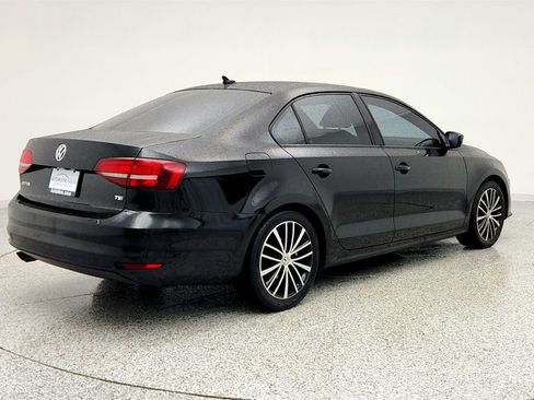 Used 2016 Volkswagen Jetta Sport w/ Lighting Package image 5