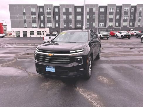 Certified 2025 Chevrolet Traverse LT w/ Driver Confidence Package image 1