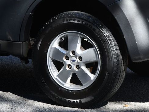 Used 2009 Ford Escape XLT image 10