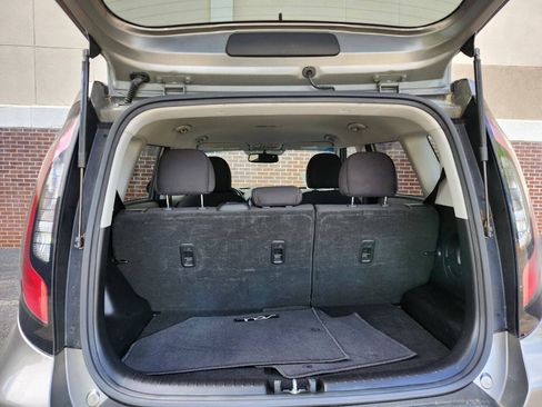 Used 2016 Kia Soul FWD image 11