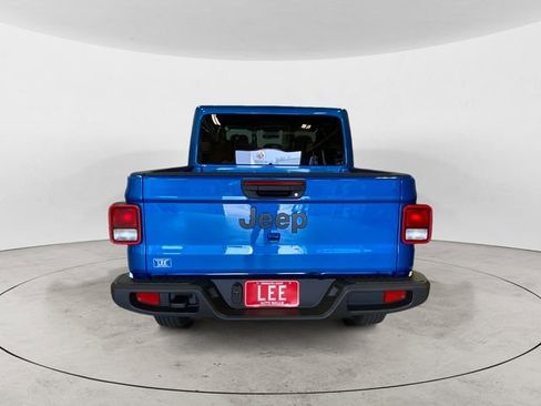 New 2025 Jeep Gladiator Sport image 5