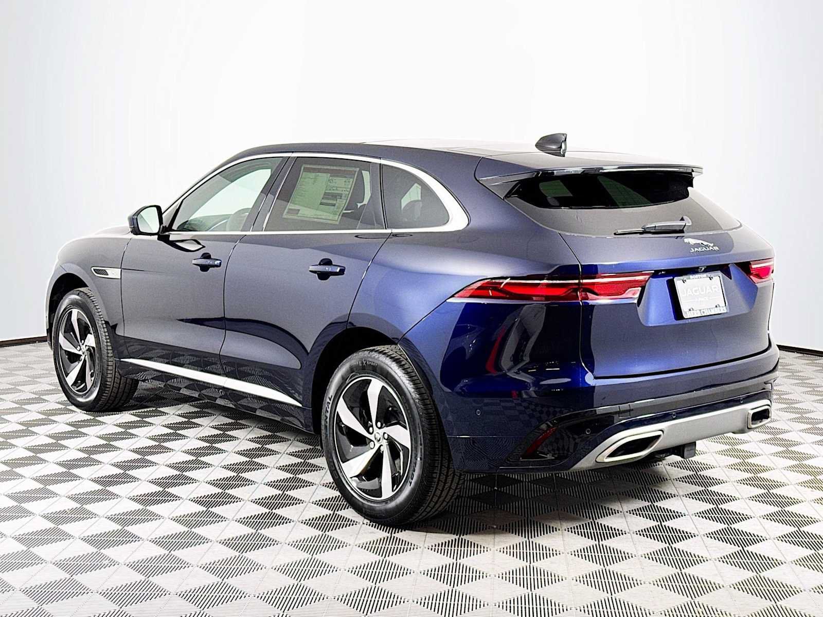 New 2025 Jaguar F-PACE R-Dynamic S AWD/4WD image 7