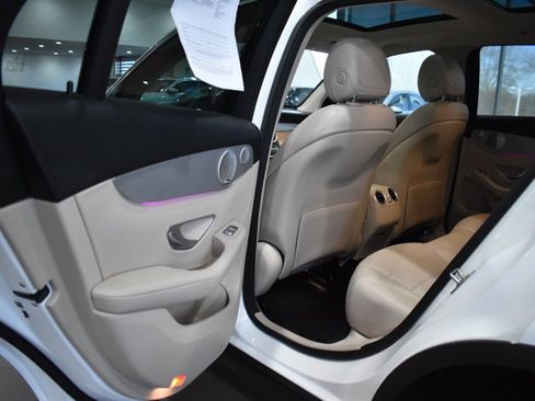 Used 2020 Mercedes-Benz GLC 300 4MATIC image 32