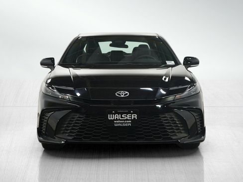 Used 2025 Toyota Camry SE image 8