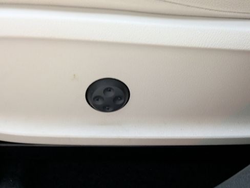 Certified 2023 Mercedes-Benz EQB 300 4MATIC image 24