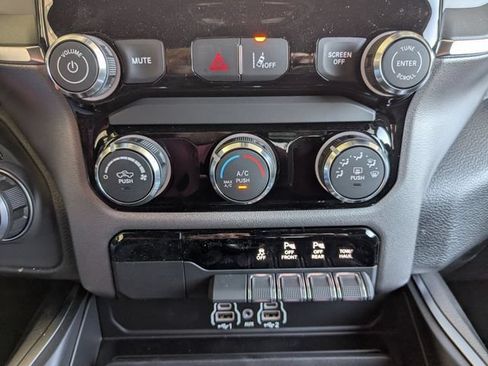 New 2026 RAM 1500 Express AWD/4WD image 17