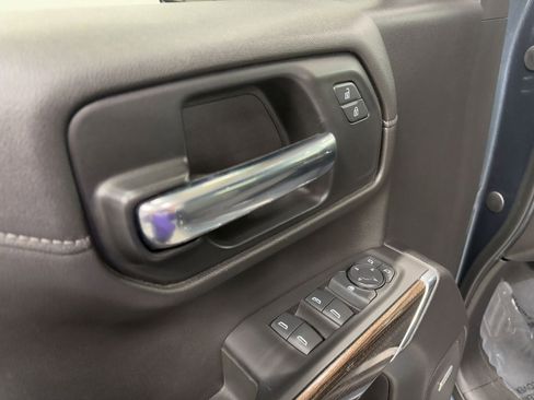 Used 2020 Chevrolet Silverado 1500 LT Trail Boss image 7