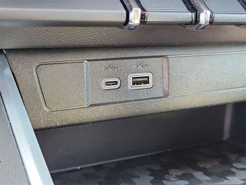 Used 2023 Chevrolet Colorado LT w/ LT Convenience Package II image 33