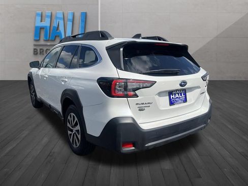 Used 2023 Subaru Outback Premium AWD/4WD image 3