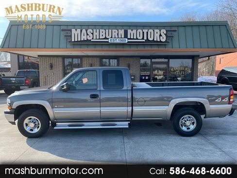 Used 2000 Chevrolet Silverado 2500 LS image 1