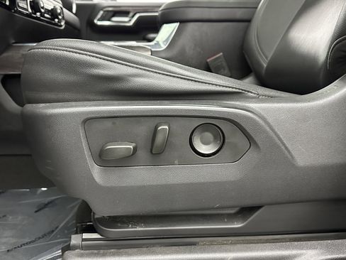 Used 2024 Chevrolet Silverado 2500 LTZ w/ LTZ Convenience Package image 12