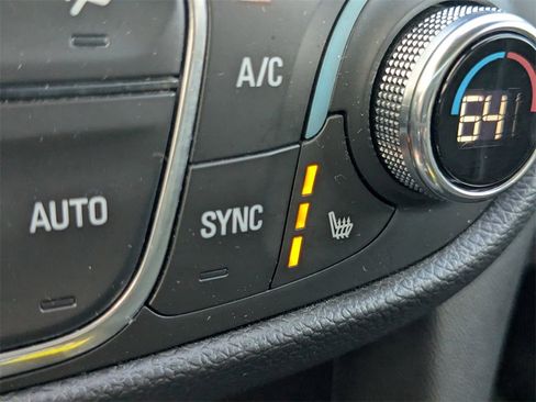 Used 2020 Chevrolet Equinox LT image 19