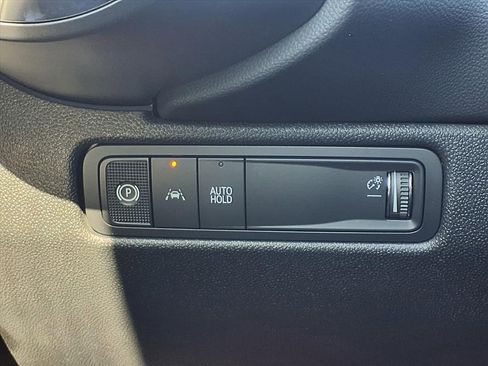 Used 2025 Chevrolet Equinox EV LT image 11