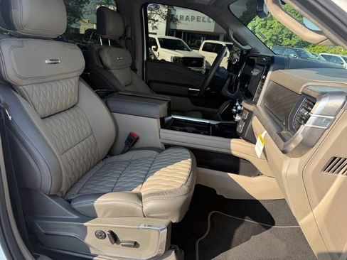 Used 2026 Ford F350 Platinum w/ Platinum Plus Package AWD/4WD image 24