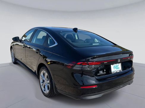 Certified 2023 Honda Accord LX image 6